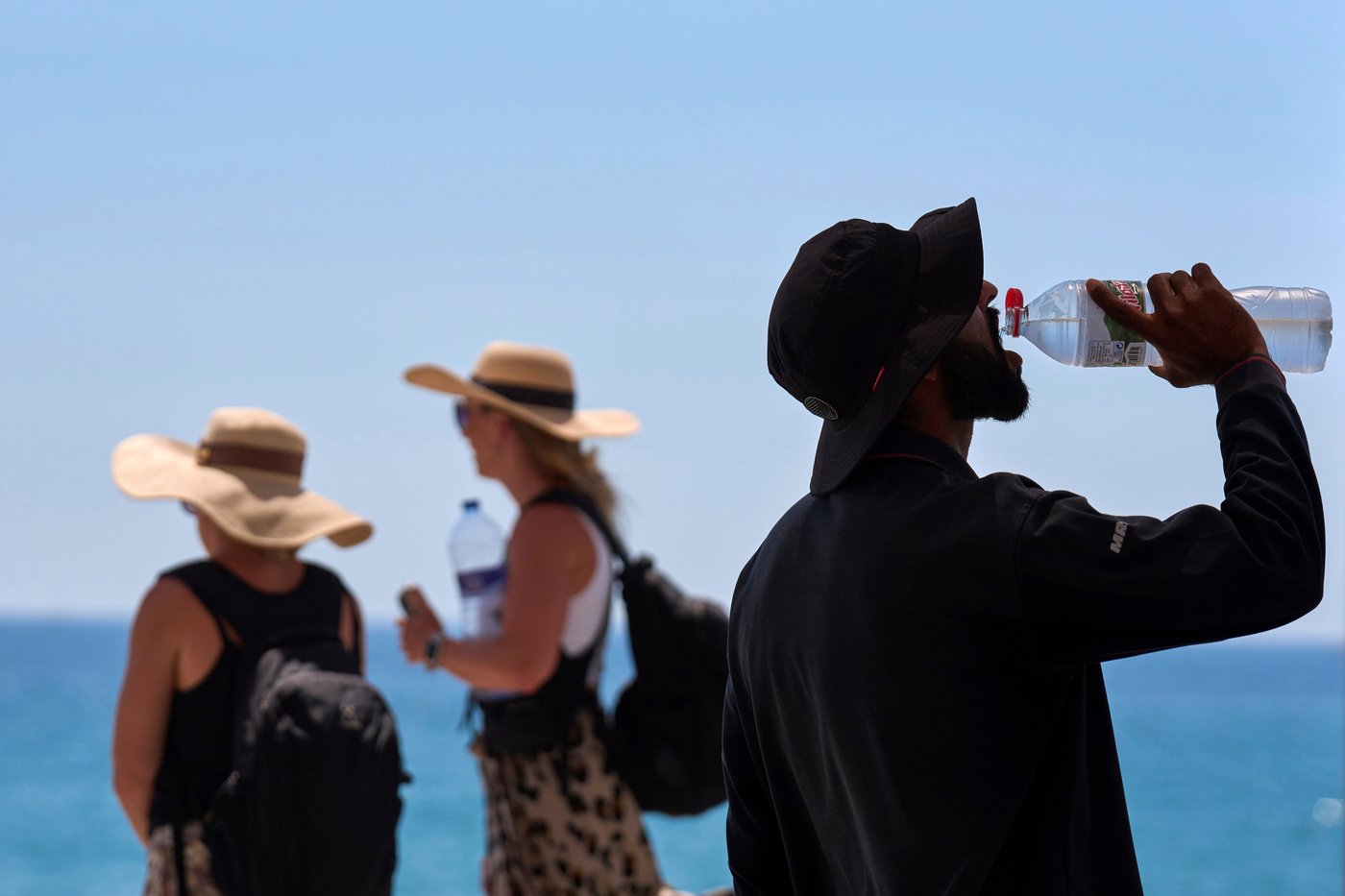 Here's how to avoid heat-related illnesses and stay cool this summer | iNFOnews.ca