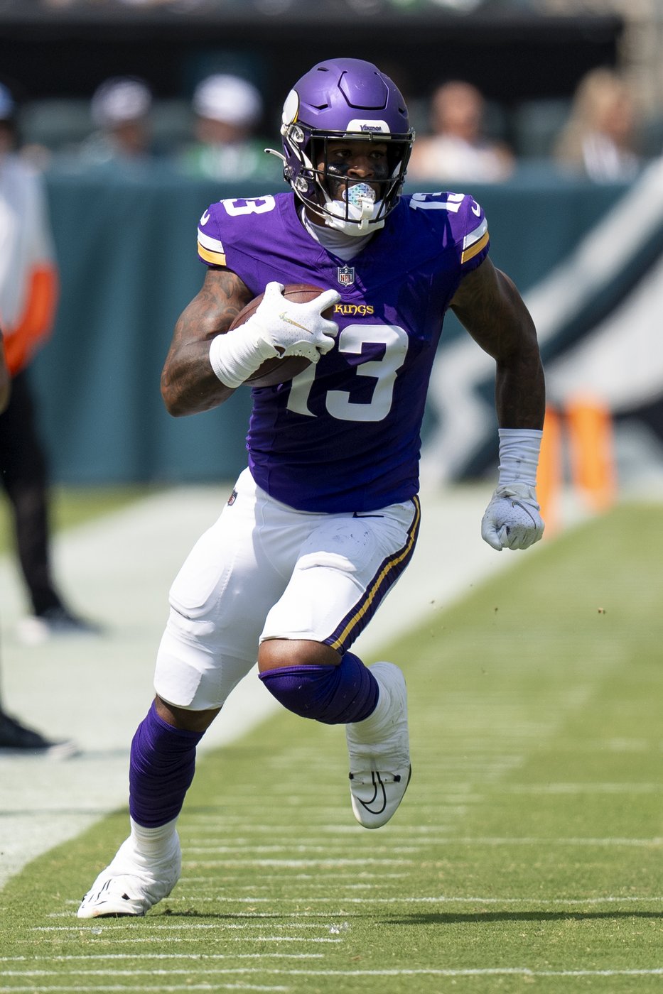 Canadian defensive lineman Mesidor projected to go in first round of '26 NFL draft | iNFOnews.ca