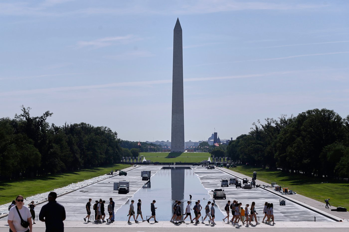 Refilling starts for newly painted Reflecting Pool in Washington, in photos | iNFOnews.ca