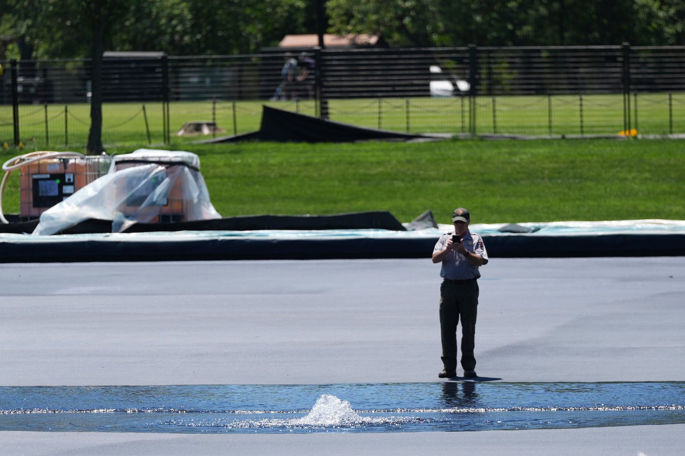 Refilling starts for newly painted Reflecting Pool in Washington, in photos | iNFOnews.ca