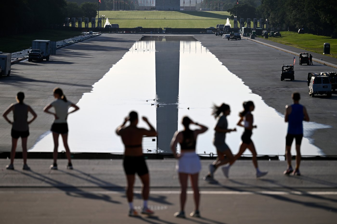 Refilling starts for newly painted Reflecting Pool in Washington, in photos | iNFOnews.ca