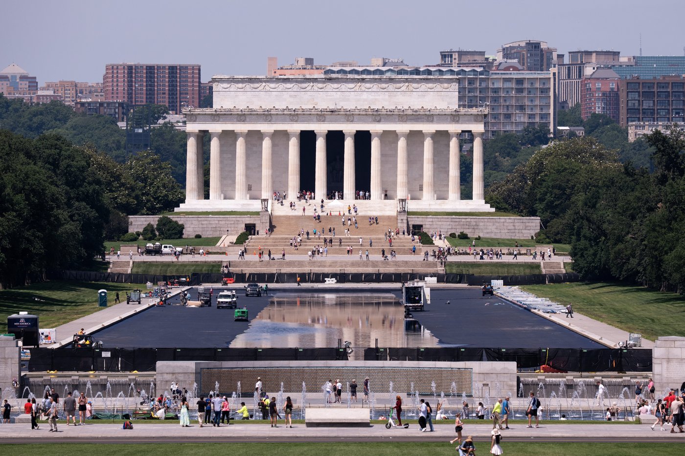 Refilling starts for newly painted Reflecting Pool in Washington, in photos | iNFOnews.ca