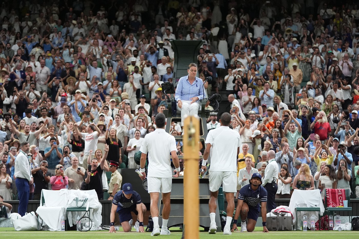 Djokovic outlasts Auger-Aliassime after more than 5 hours to reach Wimbledon semifinals at age 39 | iNFOnews.ca Djokovic outlasts Auger-Aliassime after more than 5 hours to reach Wimbledon semifinals at age 39 | iNFOnews.ca