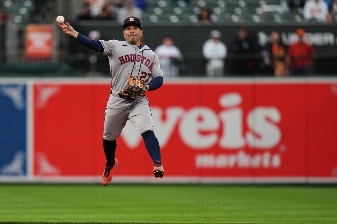 Pete Alonso homers, Shane Baz earns first win as Orioles defeat Astros 5-3 | iNFOnews.ca