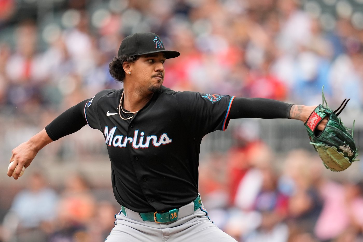 Elder leads the 1st-place Braves to their 7th win in a row, 4-1 over the Marlins | iNFOnews.ca
