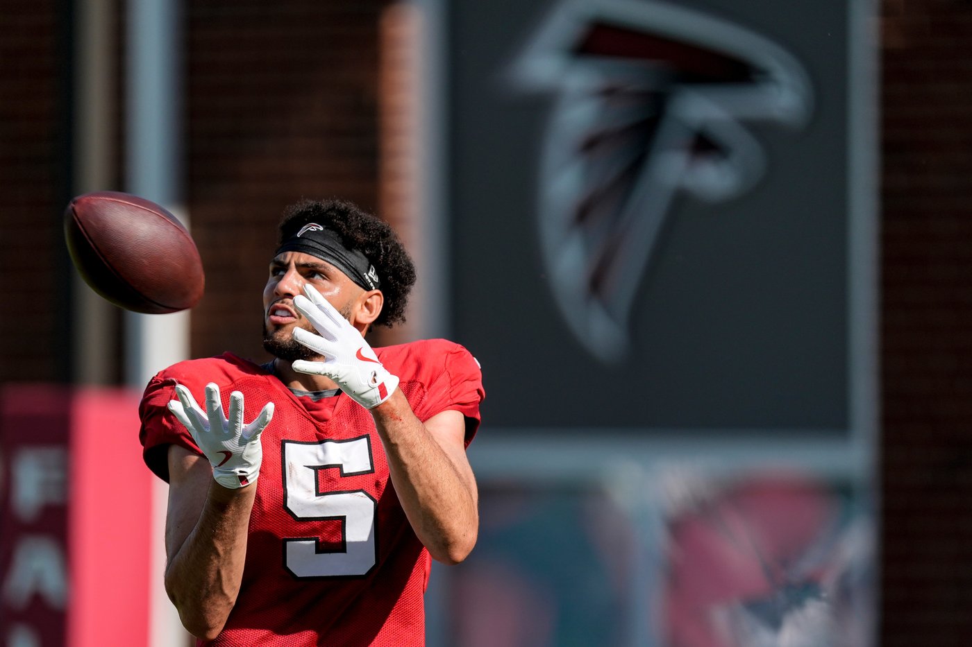 Falcons’ brotherhood on display as Matthew Bergeron celebrates extension and Jeff Ulbrich returns | iNFOnews.ca Falcons’ brotherhood on display as Matthew Bergeron celebrates extension and Jeff Ulbrich returns | iNFOnews.ca