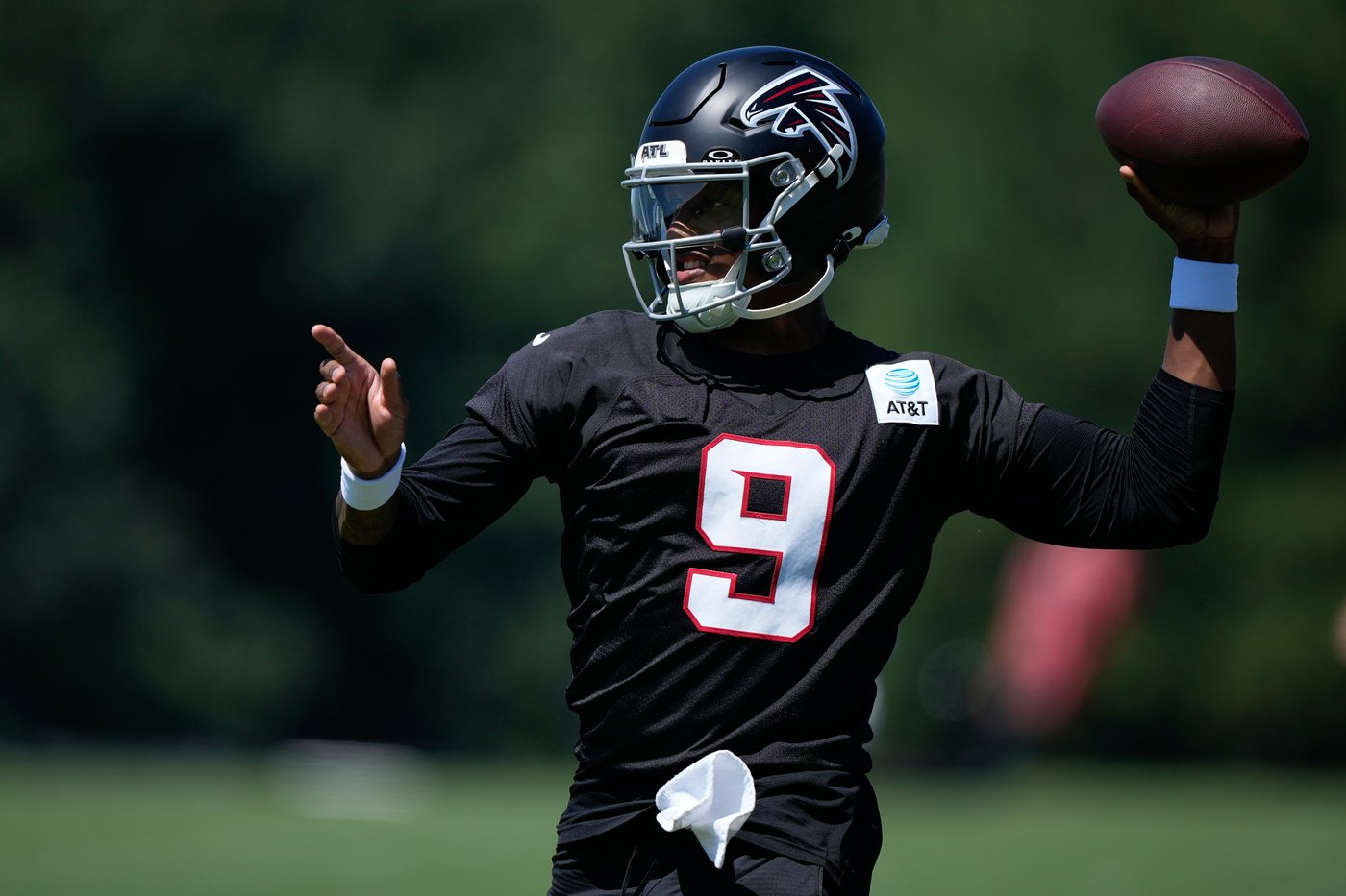 Michael Penix Jr. joins Falcons drills as he continues his comeback from 2025 knee injury | iNFOnews.ca