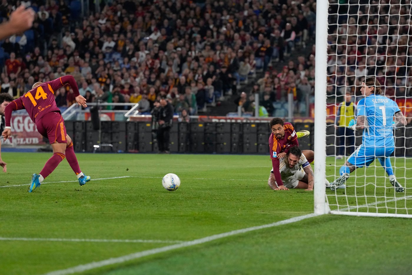 Malen hat trick gives Roma comfortable win over Serie A struggler Pisa | iNFOnews.ca