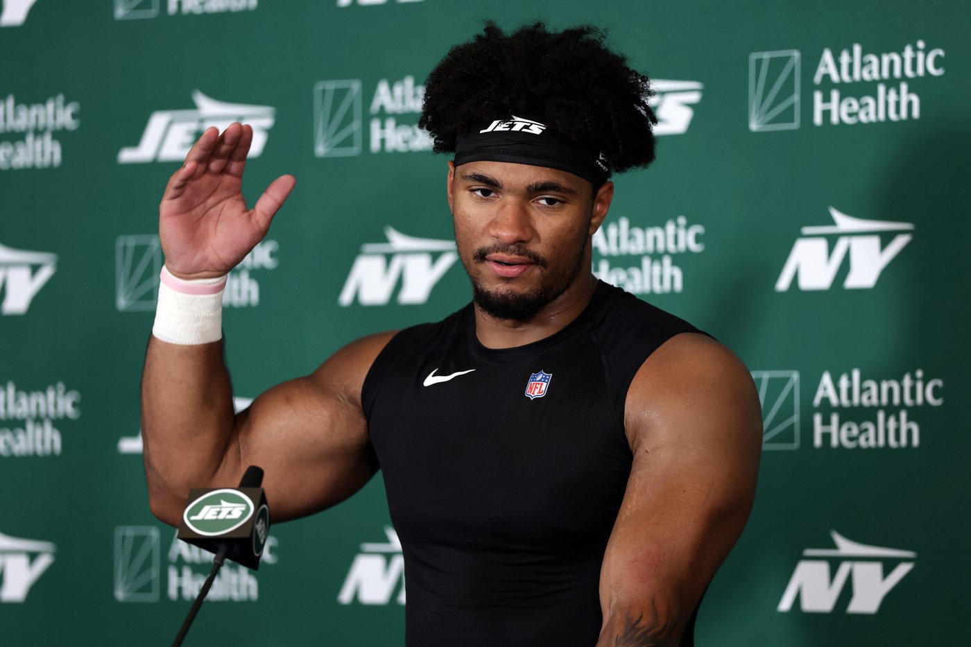Jets rookie tight end Kenyon Sadiq has a setback in return from hernia surgery, out 'a little bit' | iNFOnews.ca Jets rookie tight end Kenyon Sadiq has a setback in return from hernia surgery, out 'a little bit' | iNFOnews.ca