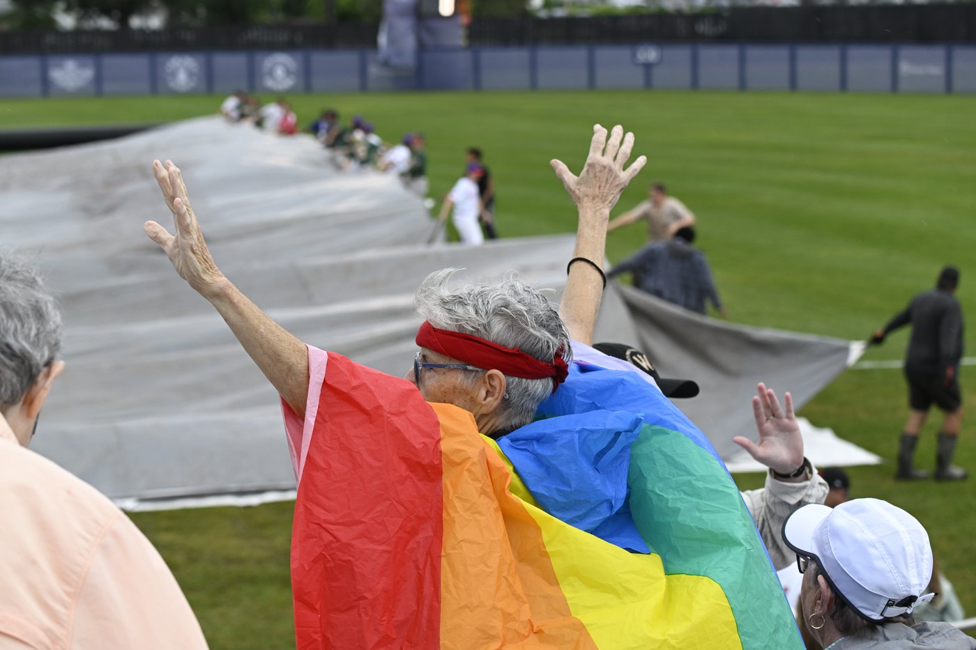 Women's Professional Baseball League makes a rainy debut in front of enthusiastic crowd | iNFOnews.ca Women's Professional Baseball League makes a rainy debut in front of enthusiastic crowd | iNFOnews.ca