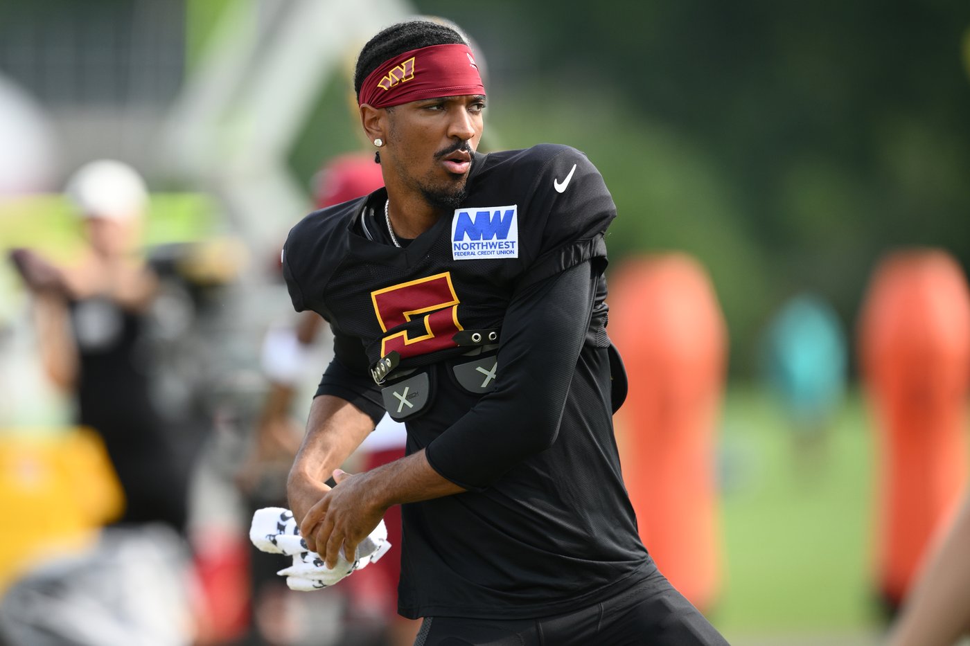 Commanders' Jayden Daniels shines in joint practice vs. Dolphins in front of a star-studded audience | iNFOnews.ca Commanders' Jayden Daniels shines in joint practice vs. Dolphins in front of a star-studded audience | iNFOnews.ca