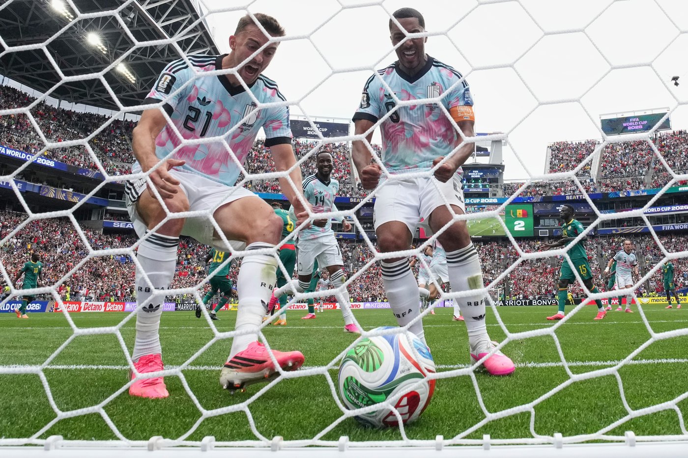 Belgium overcomes 2-goal deficit, as US and England keep World Cup dreams alive, in photos | iNFOnews.ca