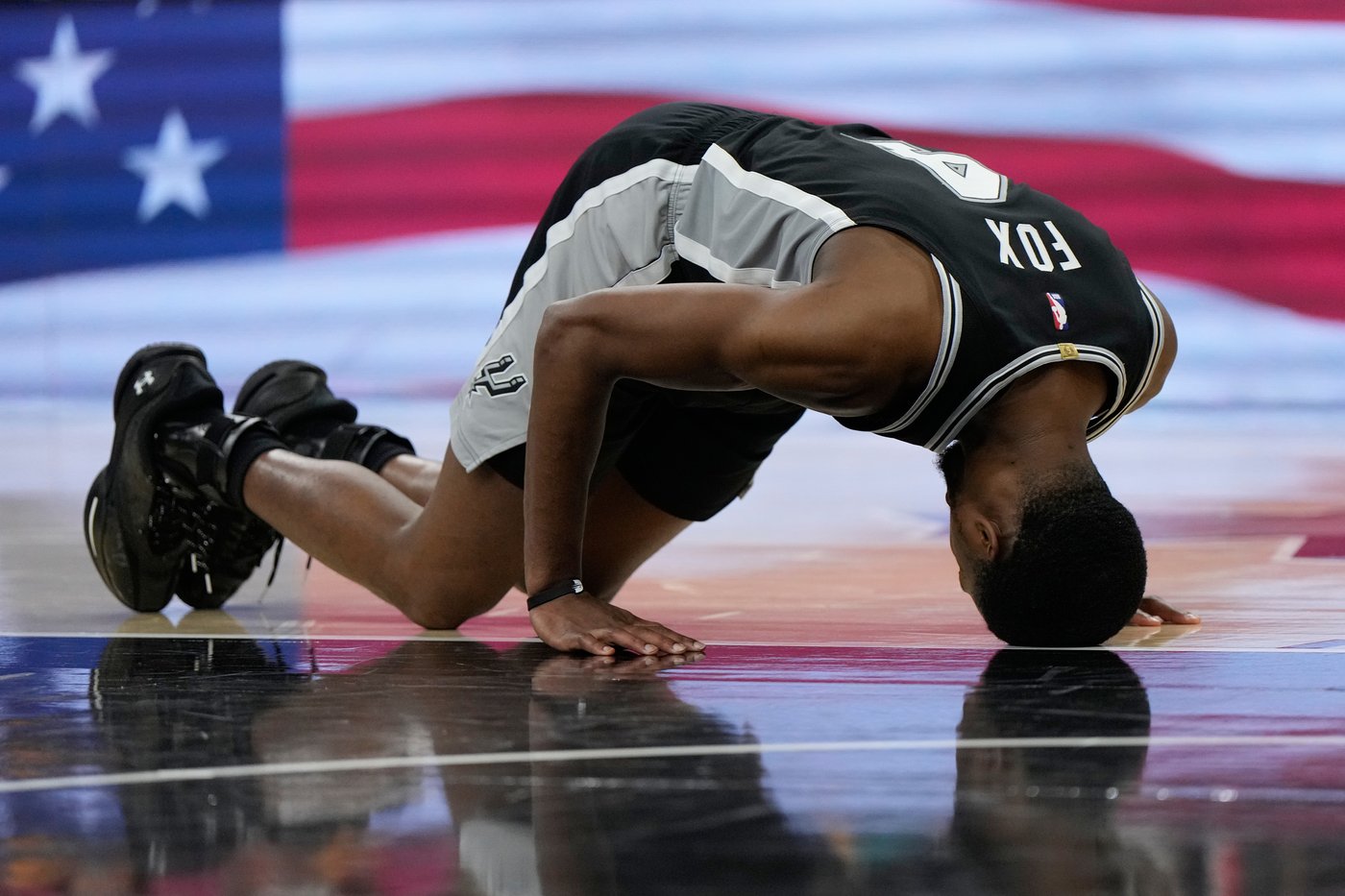 Gilgeous-Alexander, bench propel Thunder past Spurs 123-108 in conference final | iNFOnews.ca
