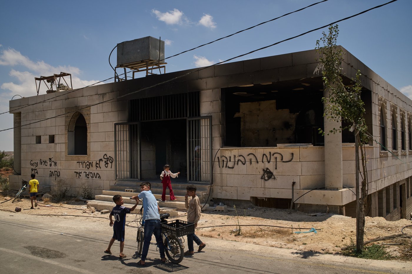 2 mosques in the West Bank are set on fire during a deadly surge in settler violence | iNFOnews.ca
