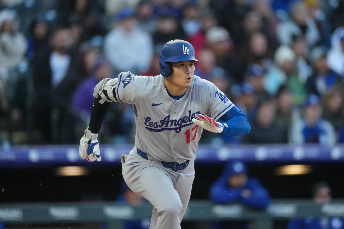 Muncy homers twice to back strong start by Glasnow as Dodgers top Rockies 7-1 on chilly night | iNFOnews.ca