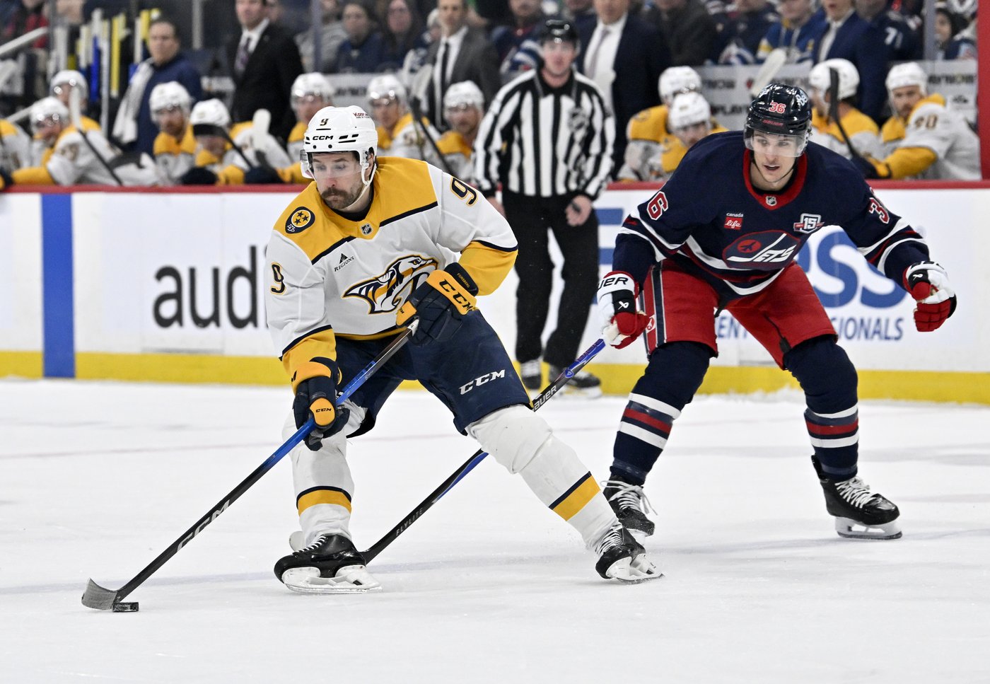 Predators pounce in shootout to edge Jets 4-3 | iNFOnews.ca
