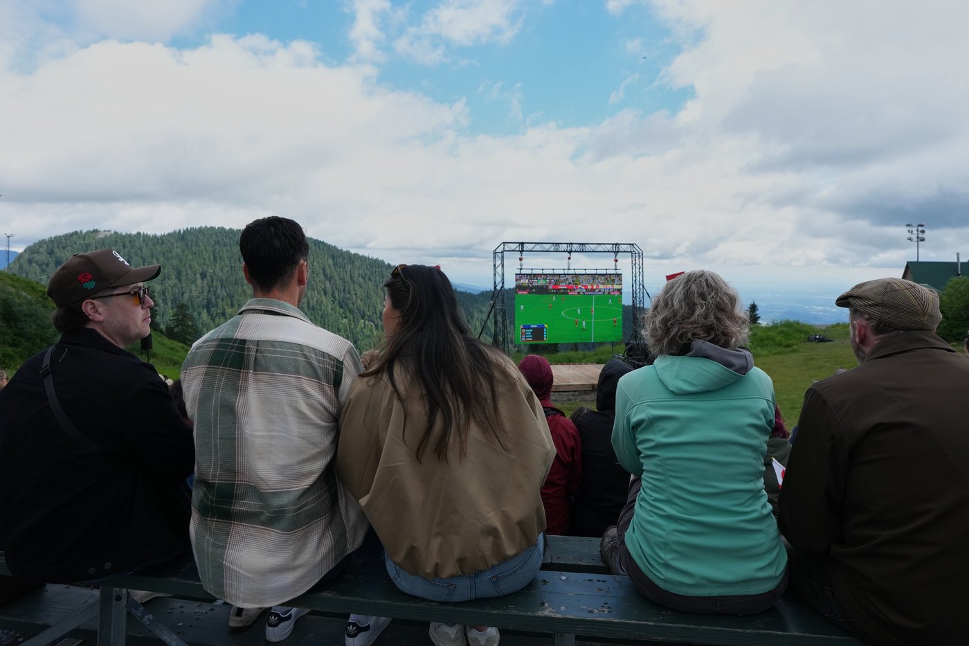 Soccer meets nature at Vancouver mountaintop watch party | iNFOnews.ca