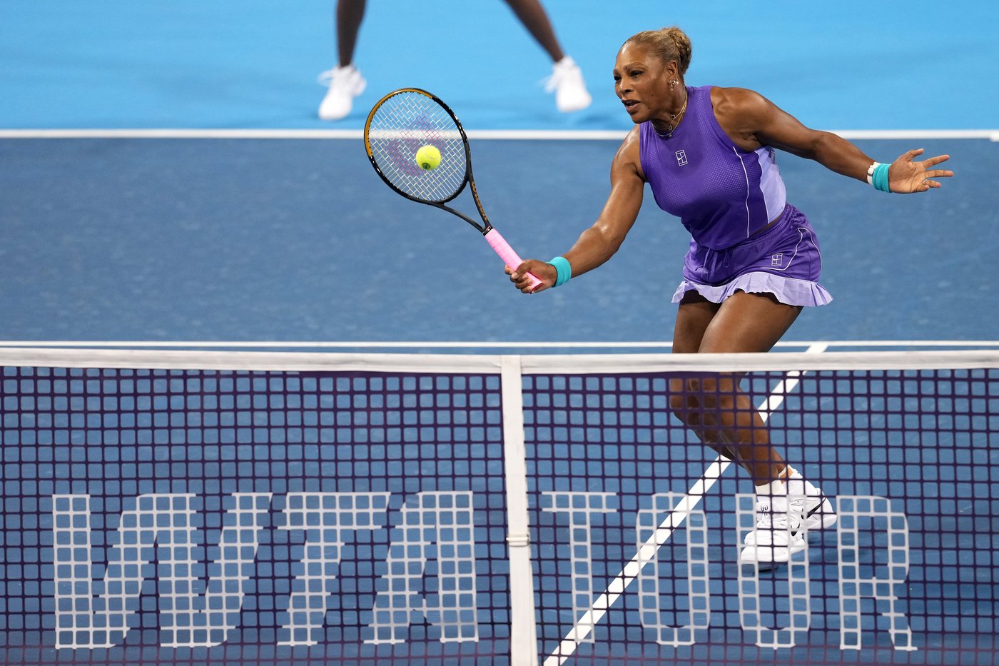 Serena and Venus Williams return to doubles and lose close match in Cincinnati | iNFOnews.ca
