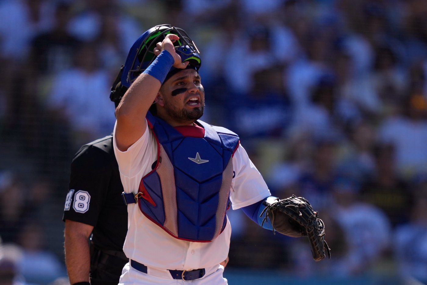 Dodgers' Eliézer Alfonzo makes MLB debut with sister, stepmother still missing in Venezuela quakes | iNFOnews.ca Dodgers' Eliézer Alfonzo makes MLB debut with sister, stepmother still missing in Venezuela quakes | iNFOnews.ca