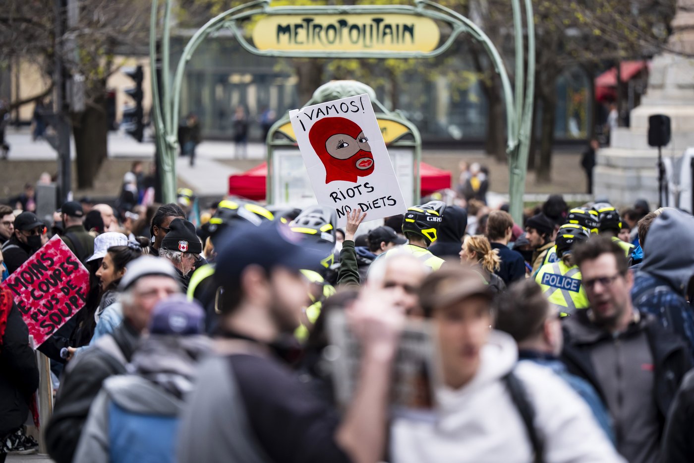 Montreal police launch investigation into mock beheading at May Day protest | iNFOnews.ca