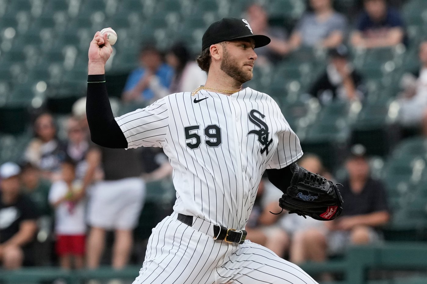 Brooks Lee's bases-loaded double gets it done for Twins in 11-inning, 5-3 win over White Sox | iNFOnews.ca