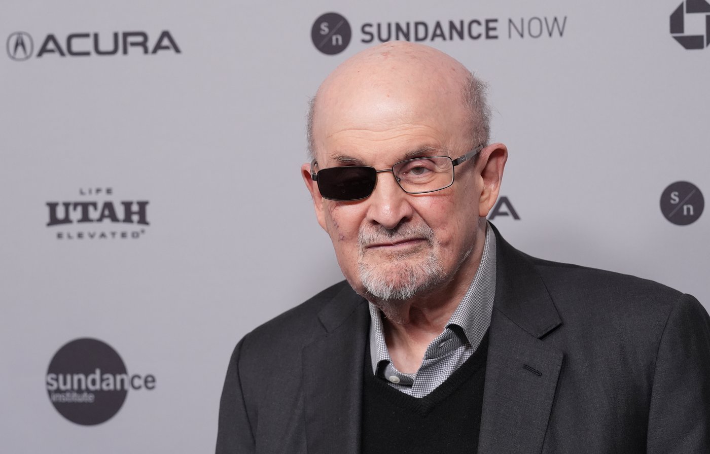 Terrorism trial opens in stabbing of author Salman Rushdie | iNFOnews.ca