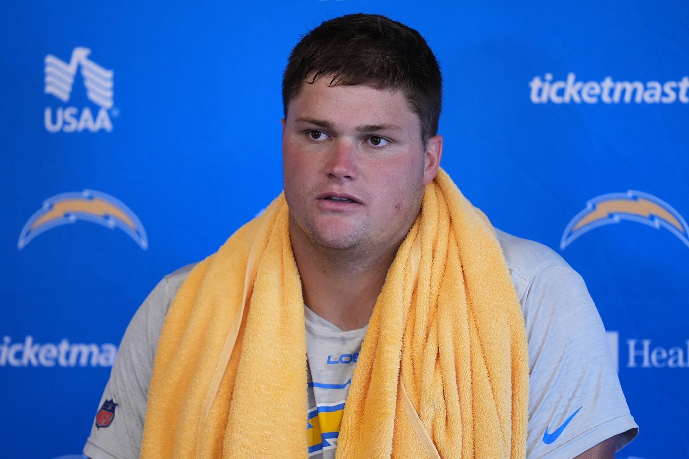 New offensive coordinator Mike McDaniel brings a different vibe to Chargers on and off field | iNFOnews.ca