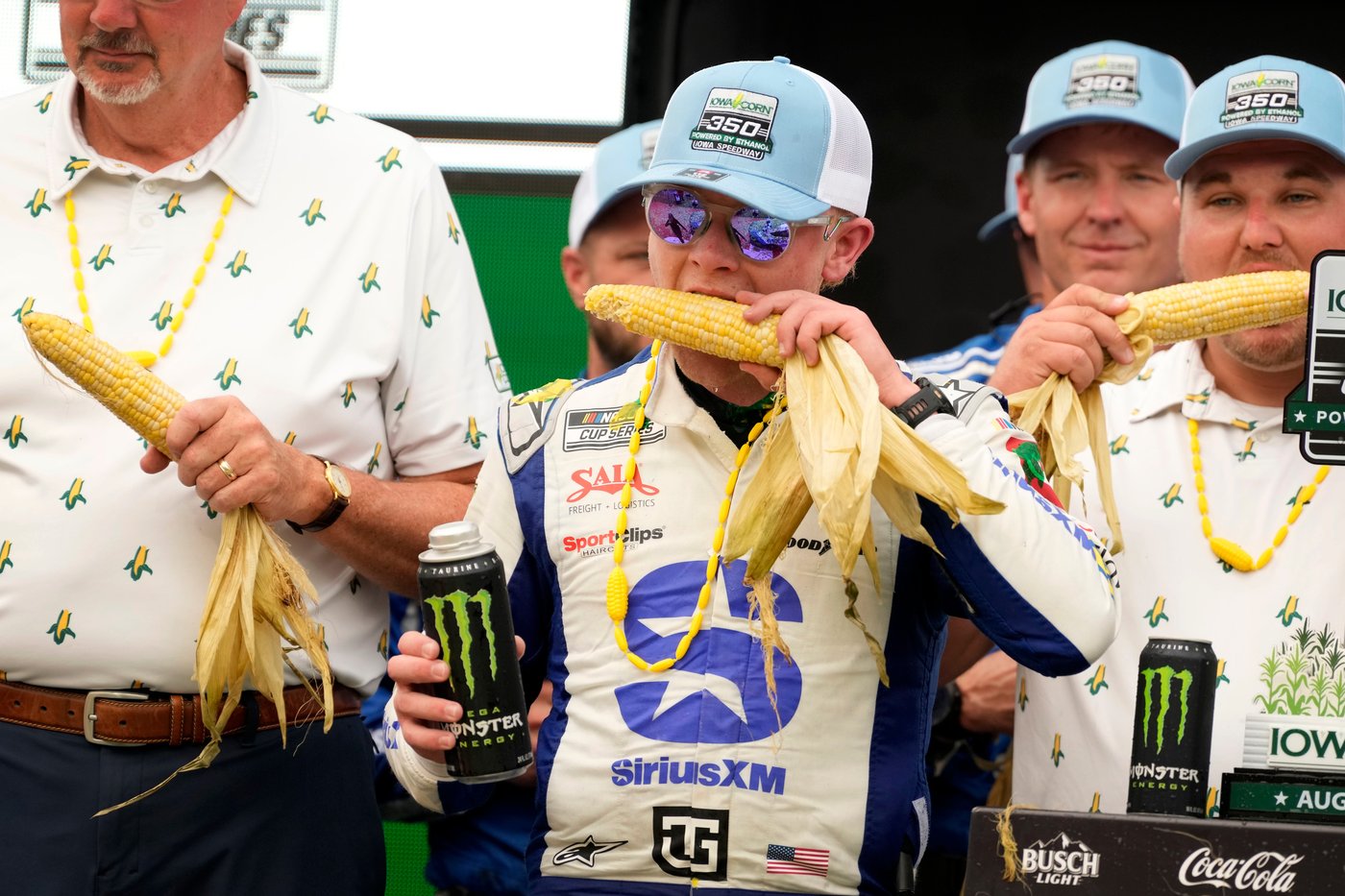 Ty Gibbs holds on to win NASCAR Cup Series race at Iowa Speedway | iNFOnews.ca