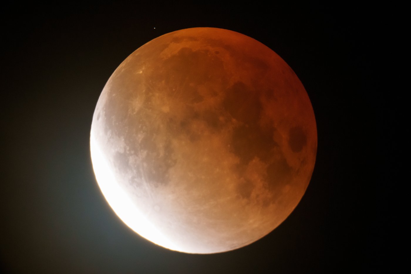 Photos of a blood-red moon and total lunar eclipse | iNFOnews.ca