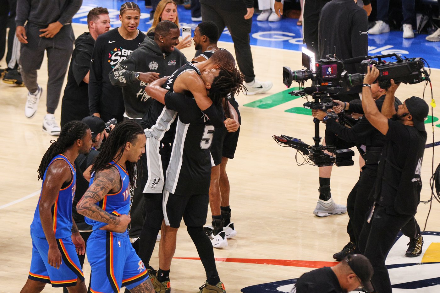 A rematch of 1999: It's Spurs vs. Knicks for NBA title, after teams met in NBA Cup final as well | iNFOnews.ca A rematch of 1999: It's Spurs vs. Knicks for NBA title, after teams met in NBA Cup final as well | iNFOnews.ca
