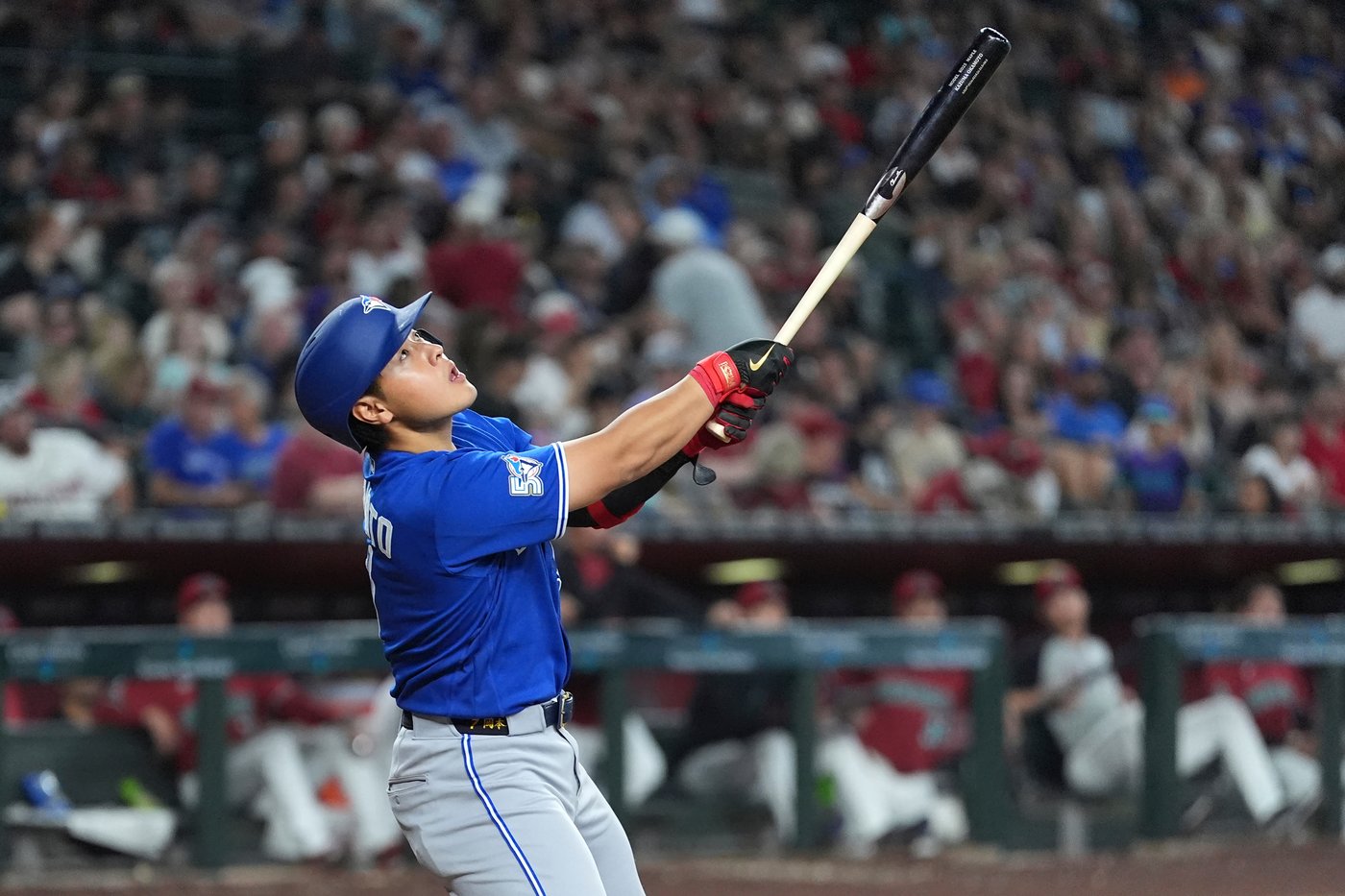 Blue Jays bus from Phoenix to Southern California after their charter plane is grounded | iNFOnews.ca