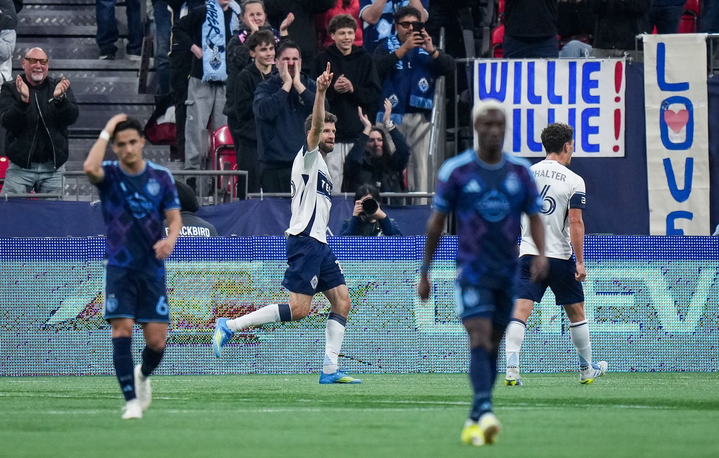 Sabbi scores, Vancouver Whitecaps blank Sporting Kansas City 3-0 | iNFOnews.ca