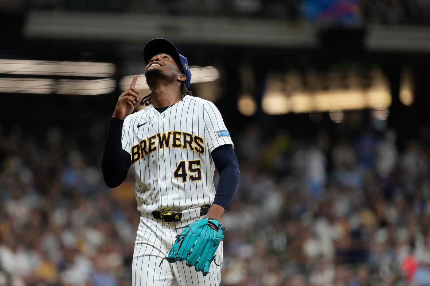 Andrew Vaughn knocks home go-ahead run in 8th inning as Brewers defeat Twins 4-3 | iNFOnews.ca Andrew Vaughn knocks home go-ahead run in 8th inning as Brewers defeat Twins 4-3 | iNFOnews.ca