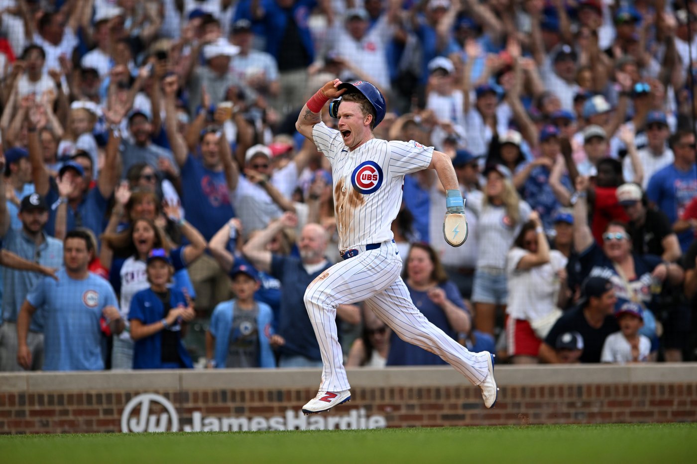 Pete Crow-Armstrong scores on error in 11th, Cubs rally for 3-2 win over Blue Jays | iNFOnews.ca