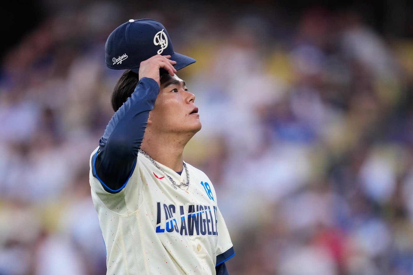 James McCann hits two home runs as Diamondbacks thump Dodgers 9-2 | iNFOnews.ca