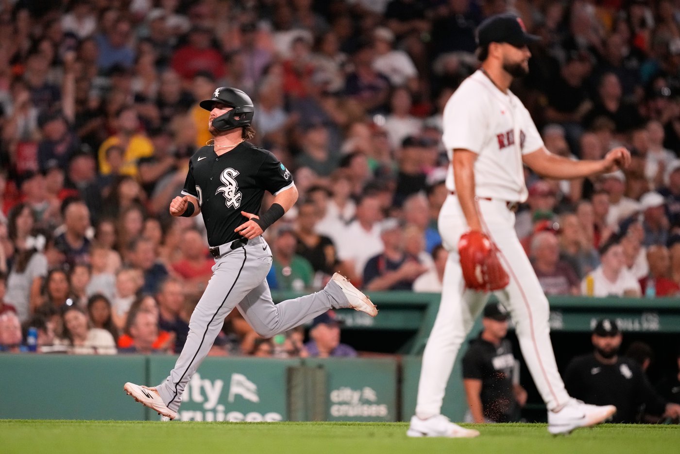 Durbin hits grand slam and Abreu goes deep twice as streaking Red Sox rout White Sox 14-2 | iNFOnews.ca