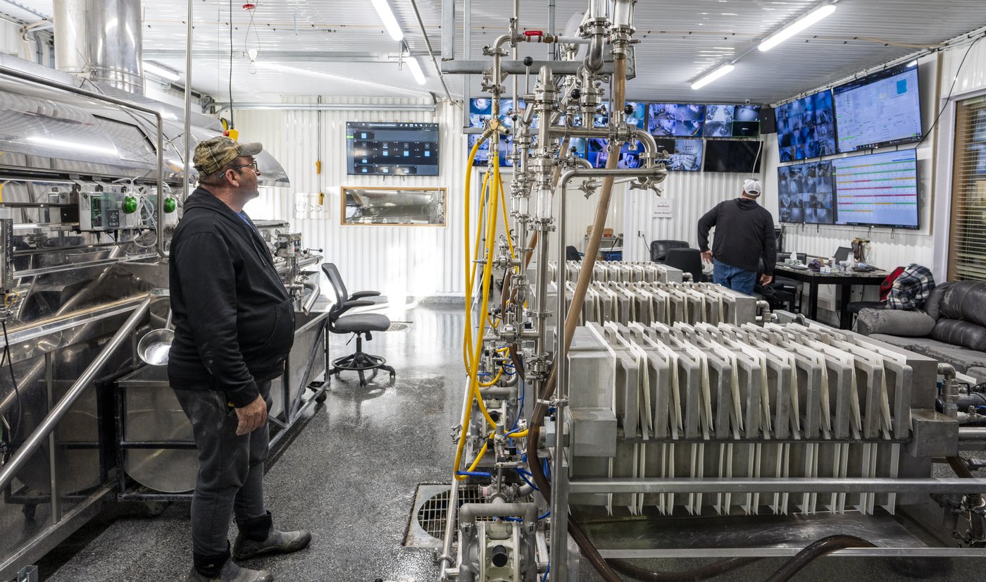 Maple 2.0: Quebec syrup-makers turn to automation and expansion as demand grows | iNFOnews.ca