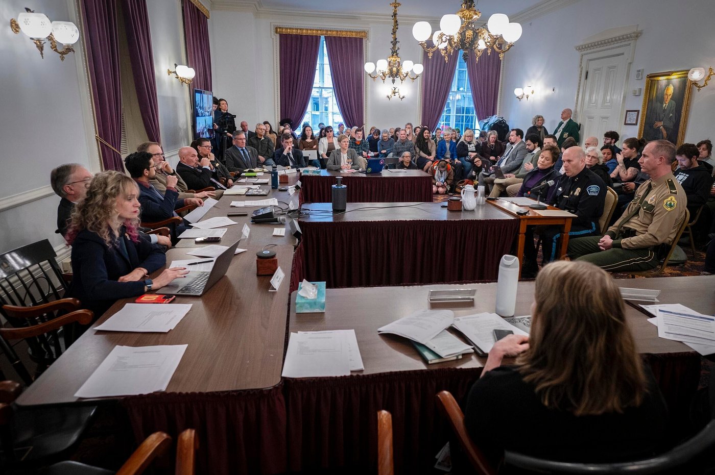 Local police officials defend officers’ conduct during immigration operation, blame ‘agitators’ | iNFOnews.ca