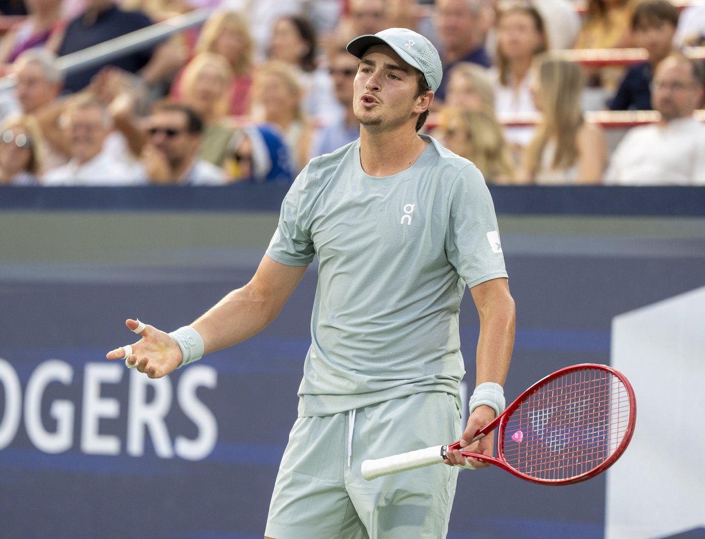 Defending champ Shelton downs Fonseca, advances to National Bank Open quarterfinals | iNFOnews.ca