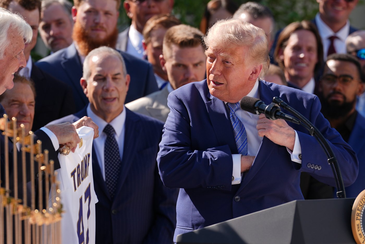 Trump fetes Dodgers at the White House again, saying the team is 'one of the great brands' | iNFOnews.ca