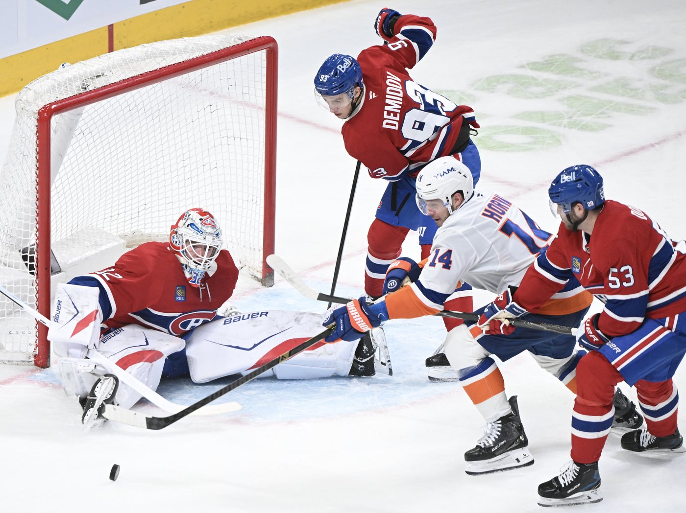 Caufield scores hat trick in five-point night, Canadiens crush Islanders 7-3 | iNFOnews.ca