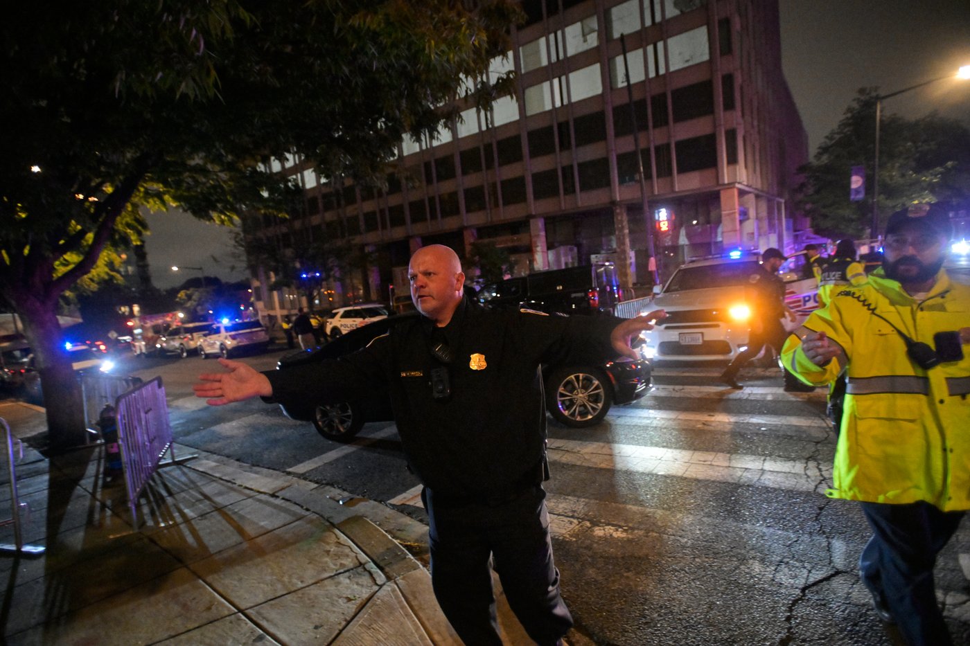 Shots fired as gunman charges toward ballroom at White House correspondents' dinner. Trump unharmed | iNwheels