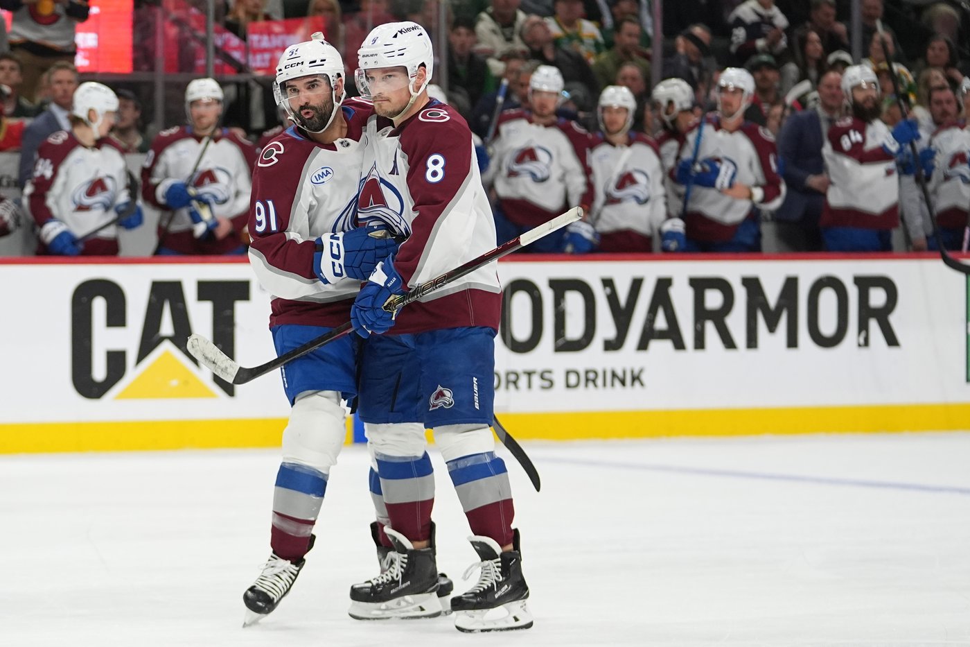 Avalanche bounce back to beat the Wild 5-2 and take a 3-1 lead in the series | iNFOnews.ca