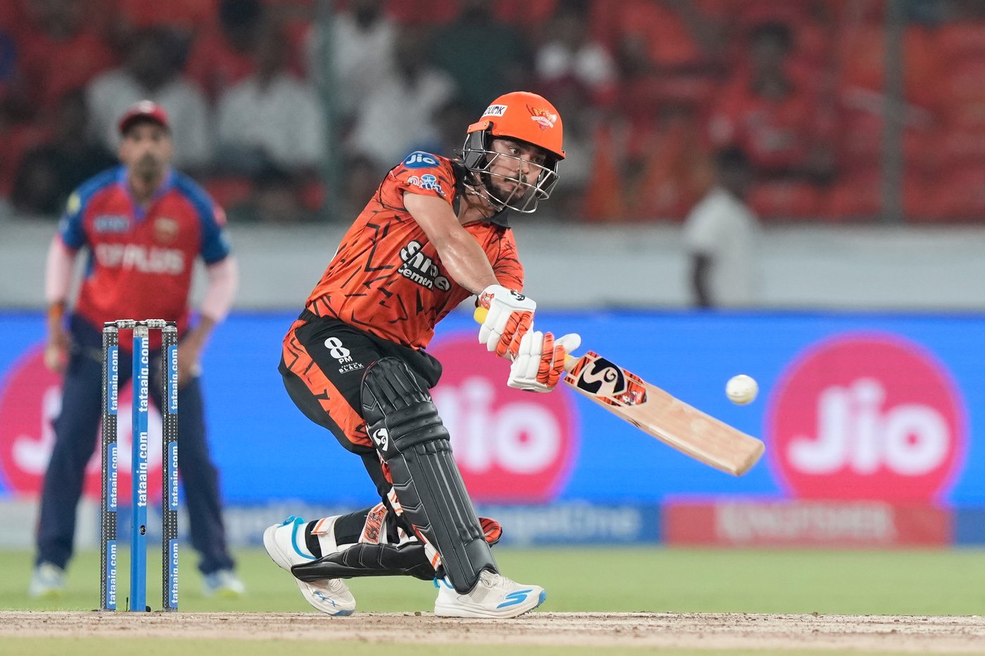 Hyderabad moves atop IPL with 33-run win over Punjab as Connolly's century goes in vain | iNFOnews.ca
