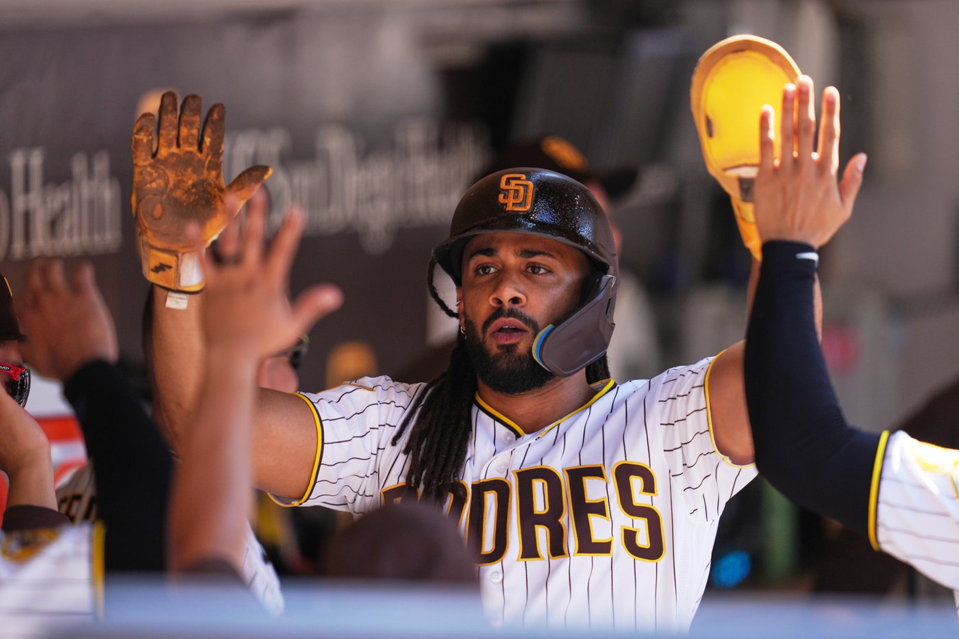 Padres win 4-3 in 11 innings to sweep MLB-leading Brewers | iNFOnews.ca Padres win 4-3 in 11 innings to sweep MLB-leading Brewers | iNFOnews.ca