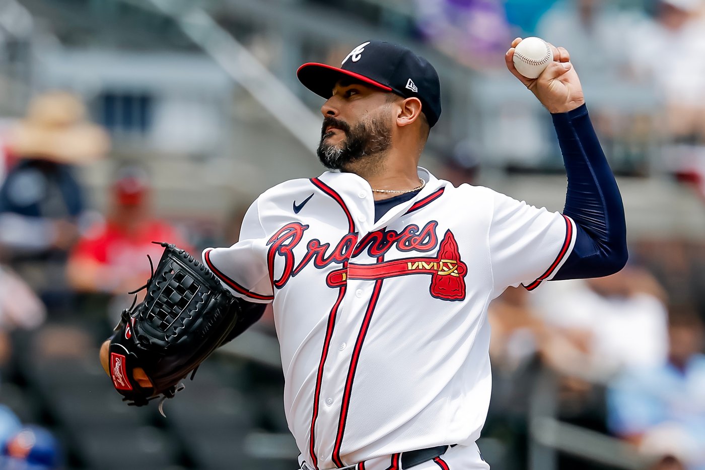 Braves left-hander Martín Pérez likely headed to IL after getting hit on pitching arm by line drive | iNFOnews.ca