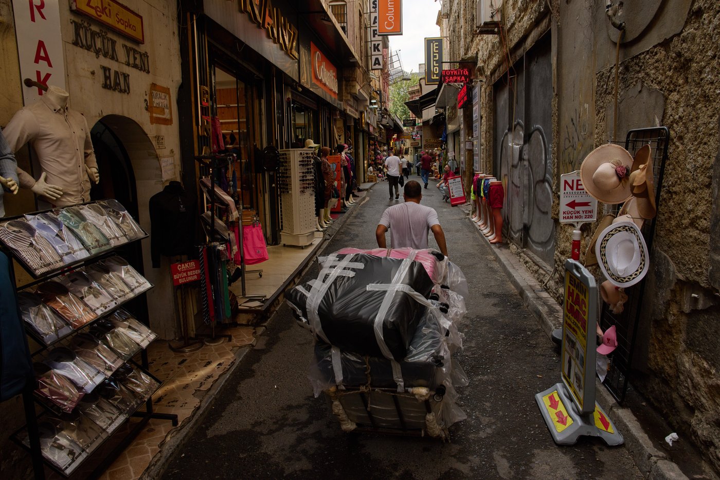 PHOTO ESSAY: Behind Istanbul’s Grand Bazaar, a world of artisans endures | iNFOnews.ca