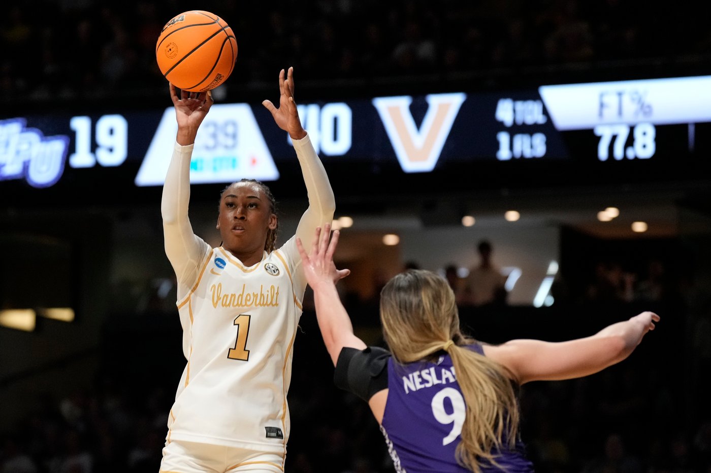 Mikayla Blakes storms past Vanderbilt women's single-season scoring mark in NCAA opener | iNFOnews.ca