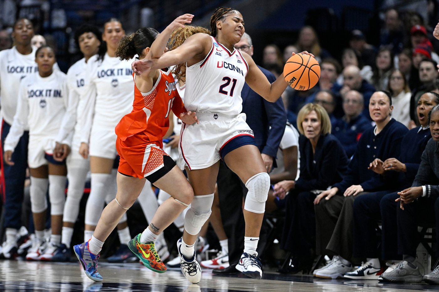 Fudd's 34 points, 8 3-pointers powers UConn past Syracuse and into Sweet 16 for 32nd straight time | iNFOnews.ca