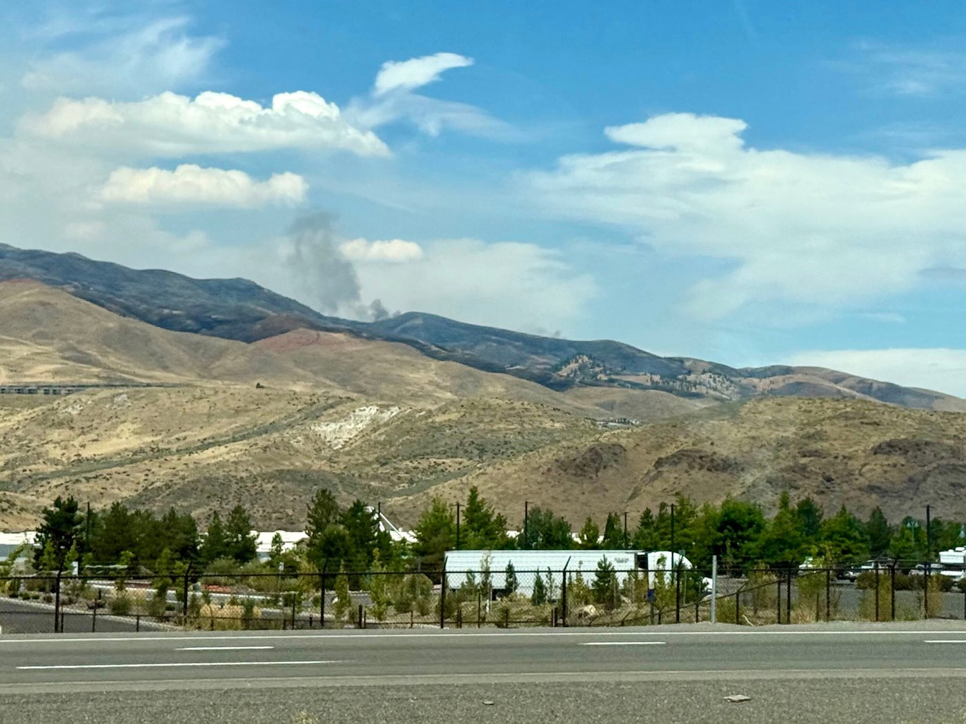 Fast-moving wildfire amid shifting winds threatens Reno, Nevada, forcing thousands to evacuate | iNwheels